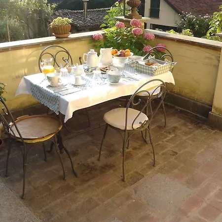Casa Zaira B&B 몬칼리에리